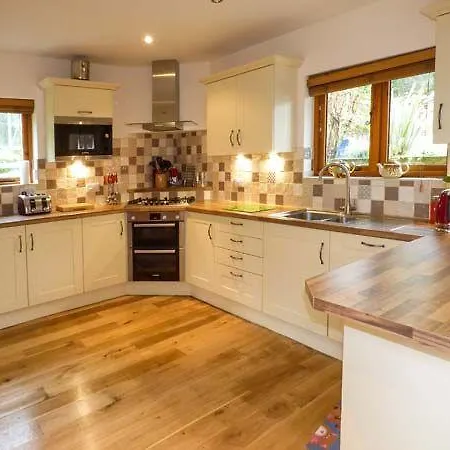 Bumblebee Cottage, * Kendal